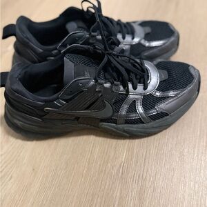 Nike Black and Silver Athletic Sneakers